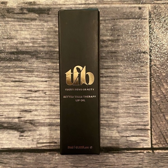 TRUST Fund Beauty Better Than Therapy Lip Oil NIB - Picture 2 of 7